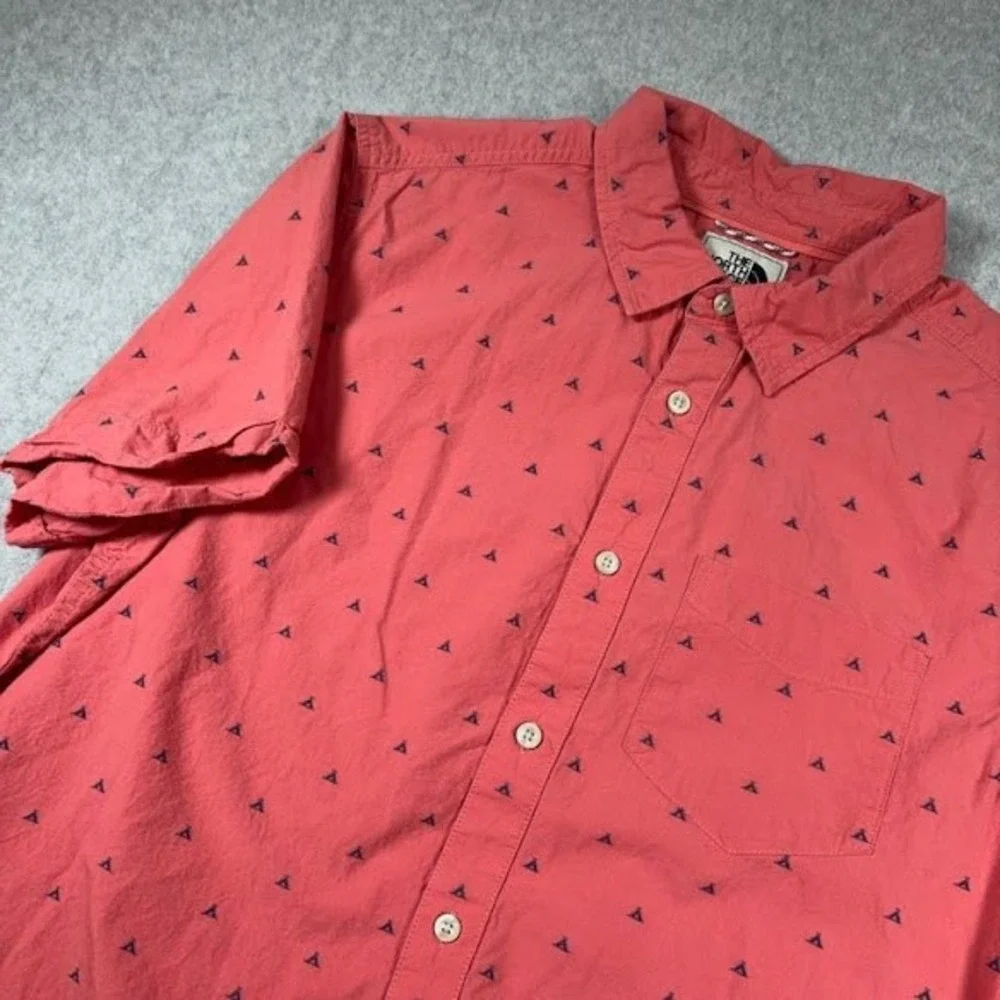 The North Face Button Front Shirt Mens L Salmon Pink Geometric Teepee Print